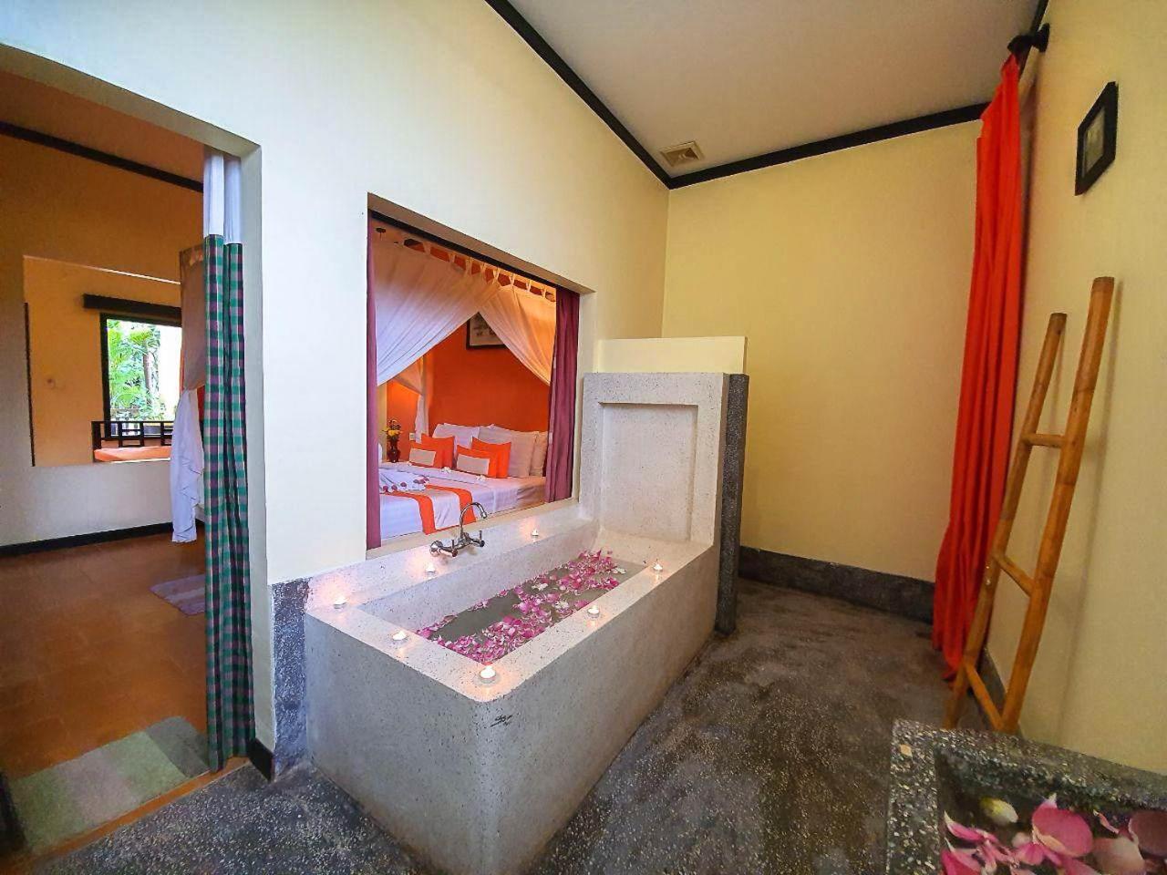 Residence Indochine Suite Сиемрип Номер фото